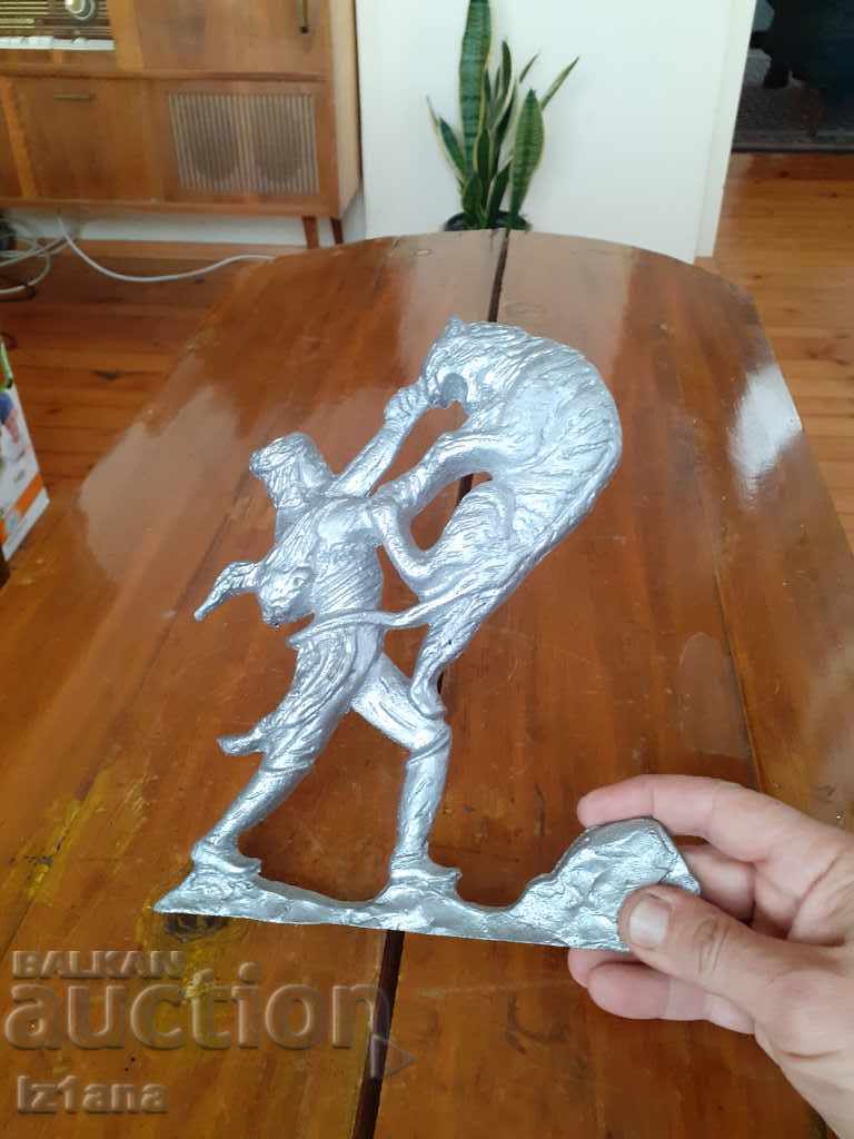 Old aluminum casting with price 30.00 BGN | € 15.34 Old aluminum casting with price 30.00 BGN | € 15.34