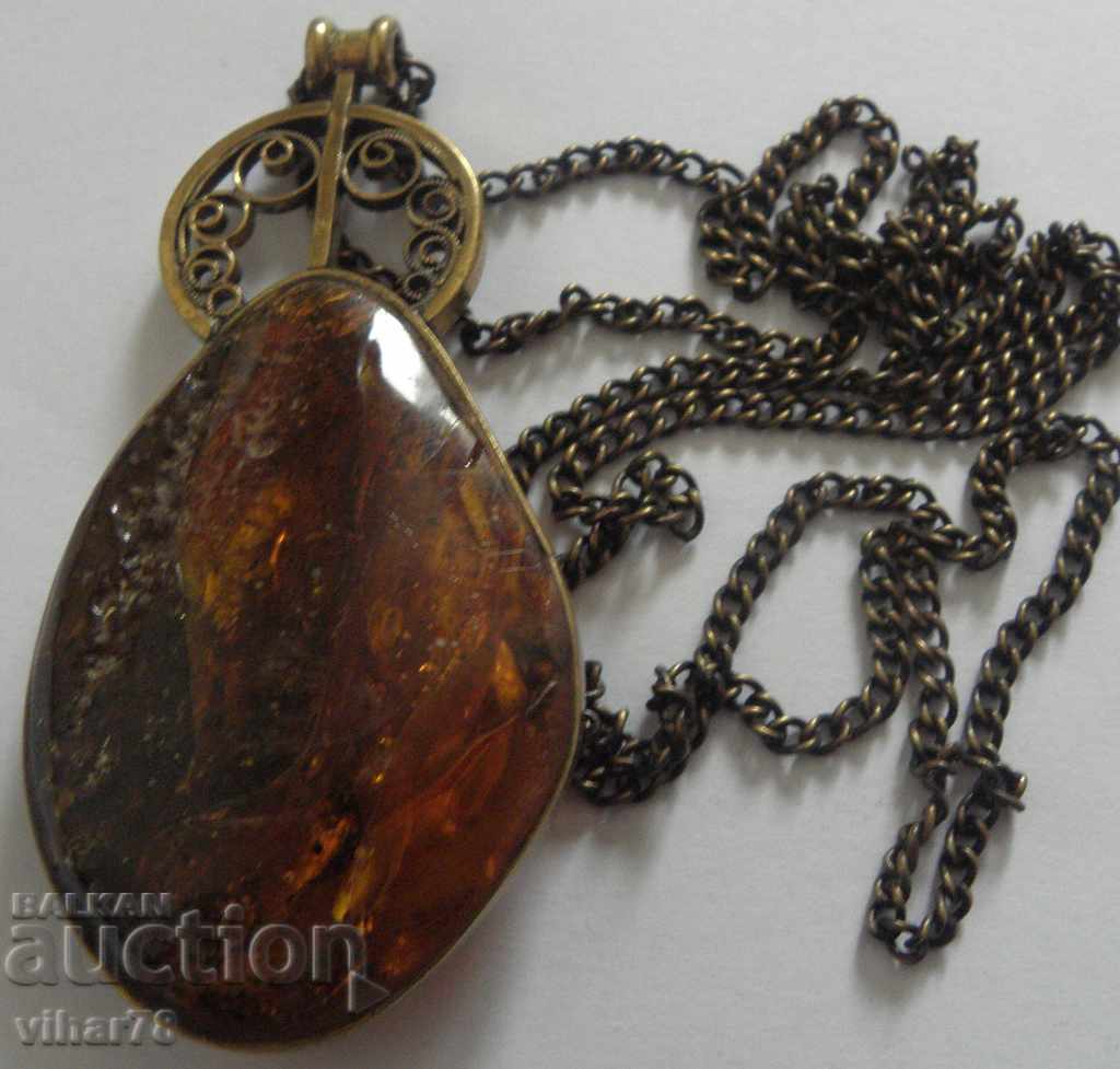 Delivery of Amber necklace