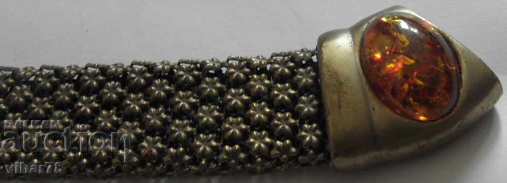 Delivery of necklace with amber Delivery of necklace with amber