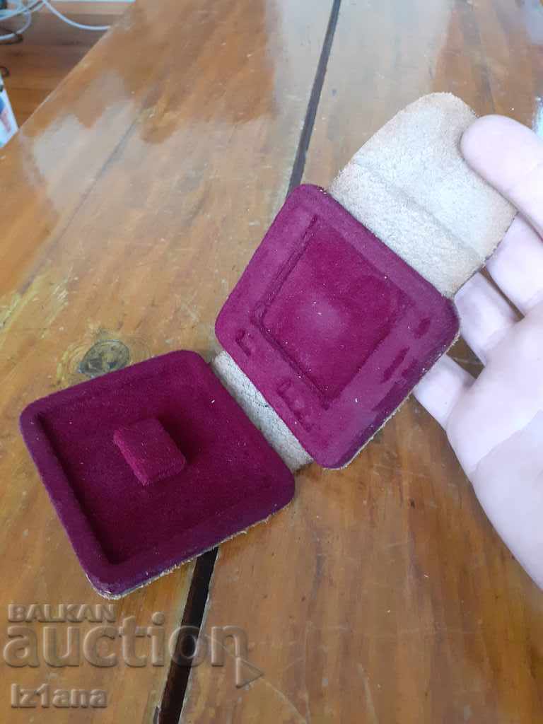 Auction Old leather box Welia Auction Old leather box Welia