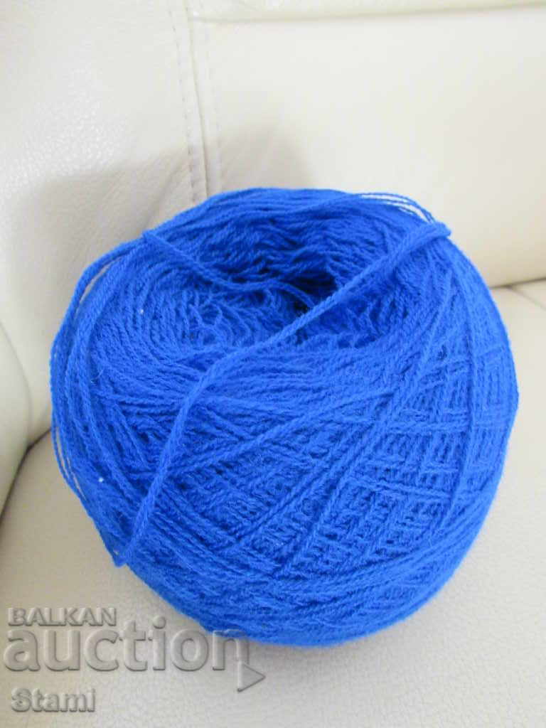 Yarn in color Paris blue 106 grams
