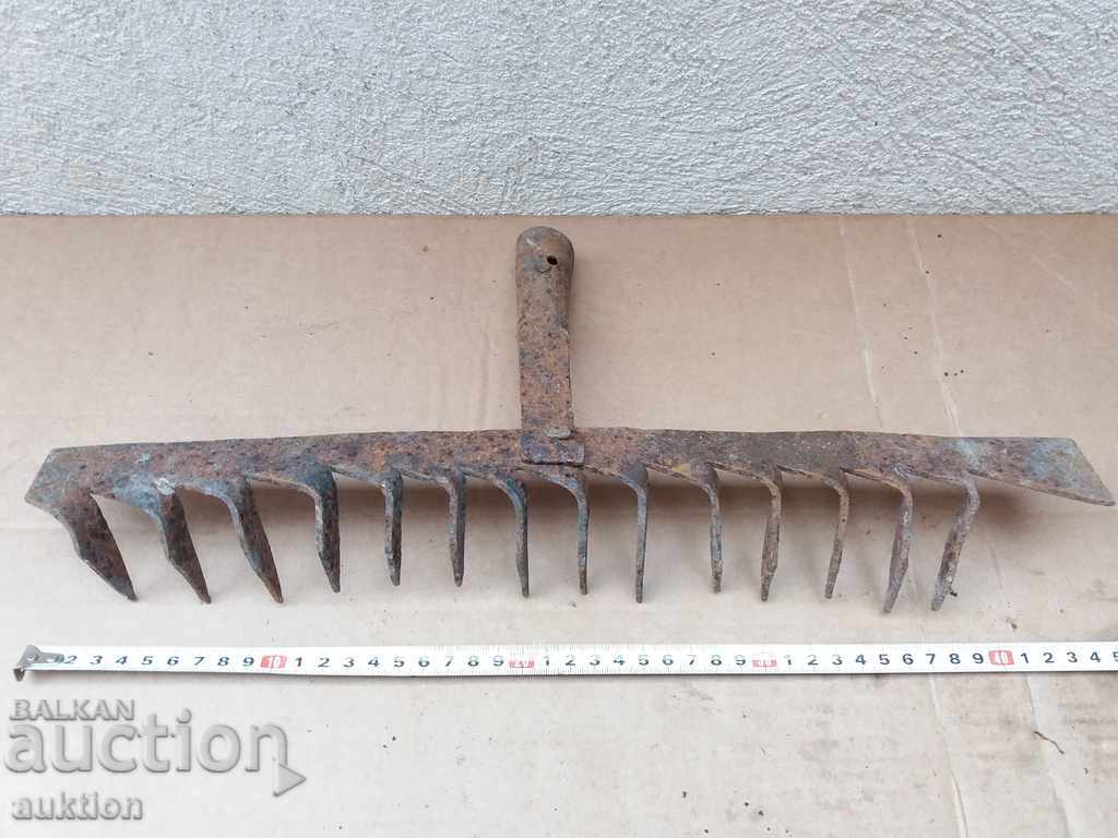 OLD MASSIVE FORGED THREADER with price 4.99 BGN | € 2.55 OLD MASSIVE FORGED THREADER with price 4.99 BGN | € 2.55