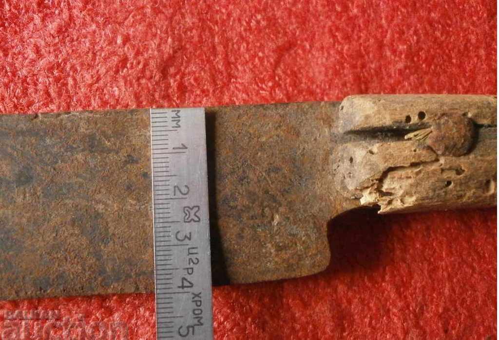 ANTIQUE FORGED KNIFE - bandit dagger with price 55.00 BGN | € 28.12 ANTIQUE FORGED KNIFE - bandit dagger with price 55.00 BGN | € 28.12