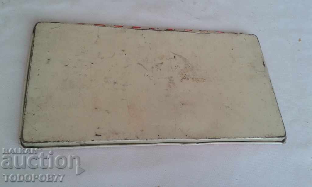 Доставка на СТАРА КУТИЯ ЗА МОЛИВИ-WESTERN GERMANY Доставка на СТАРА КУТИЯ ЗА МОЛИВИ-WESTERN GERMANY