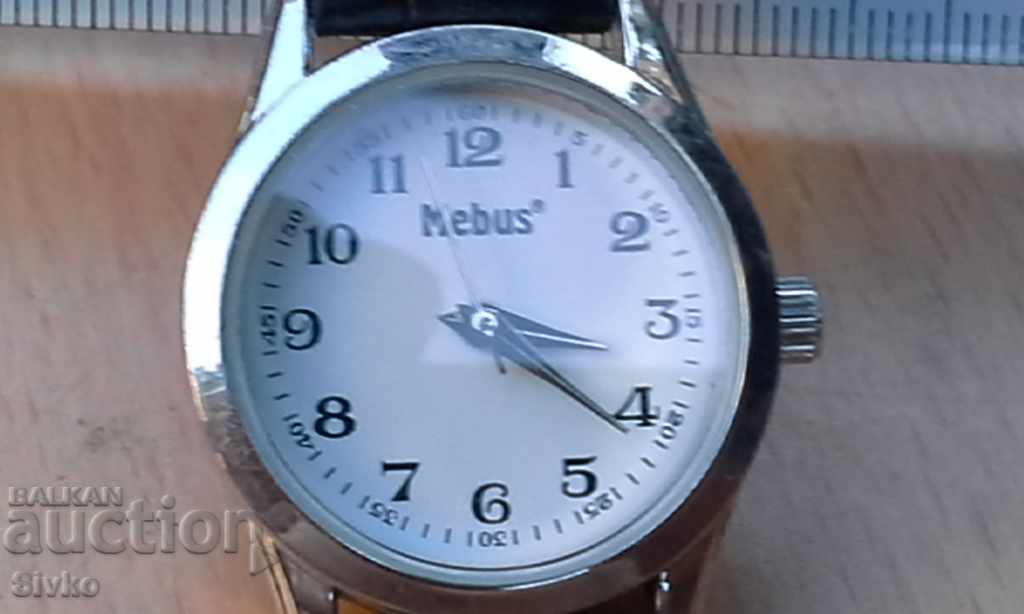 Часовник Mebus работи