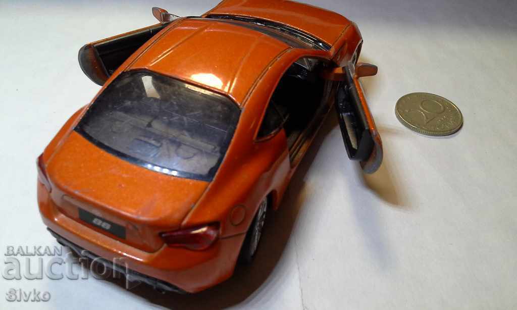 Auction Trolley 37 Auction Trolley 37