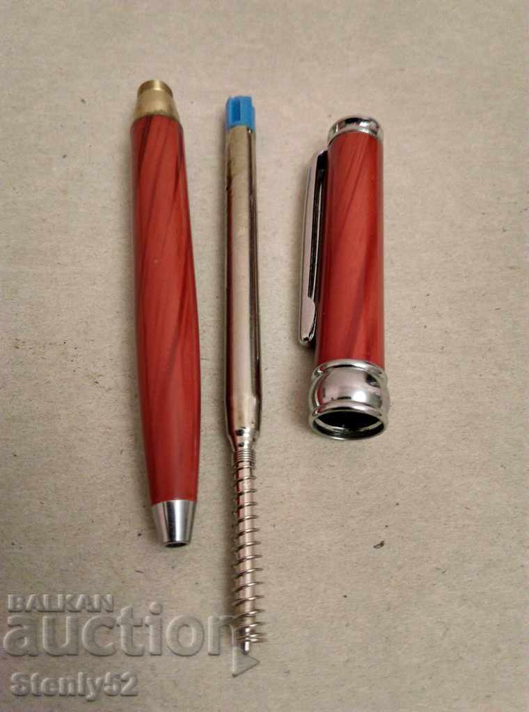 Pen with metal body
