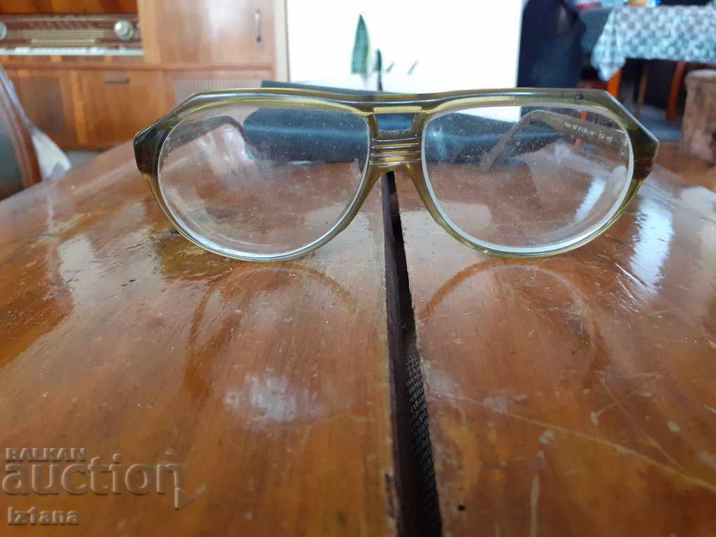 Auction Old glasses Auction Old glasses