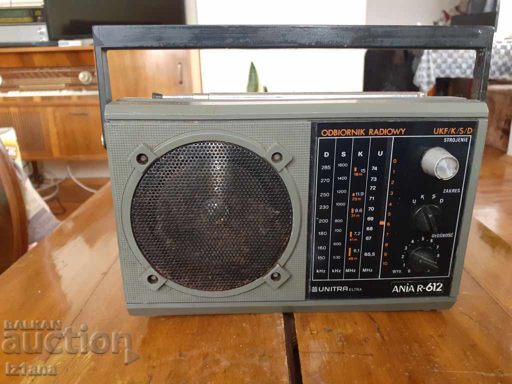 Старо радио,радиоприемник Unitra Ania R-612