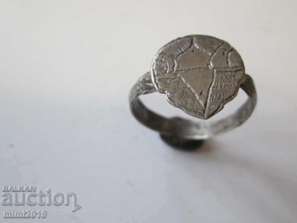 Παλιό ασημένιο δαχτυλίδι αναβίωσης με πουλιά με τιμή 90.00 BGN | € 46.02