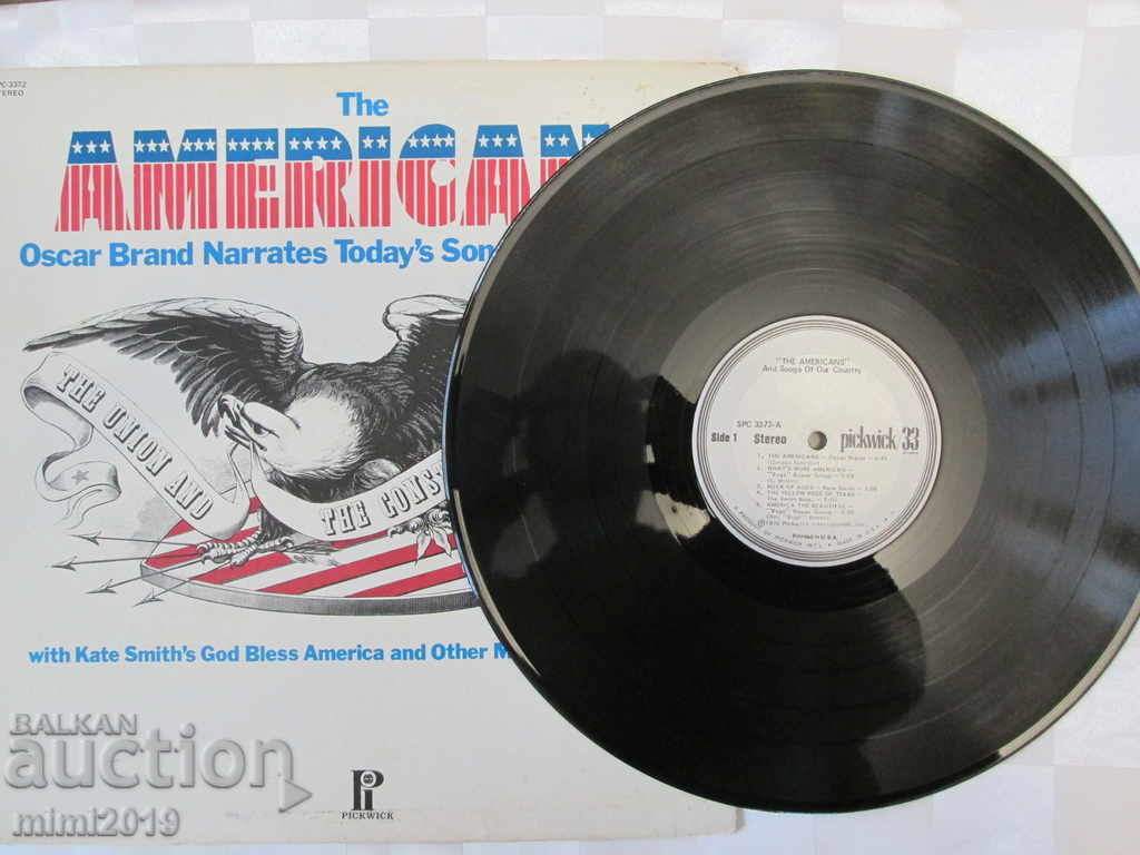 Licitație Cântece americane patriotice cu discuri de gramofon de lungă durată Licitație Cântece americane patriotice cu discuri de gramofon de lungă durată