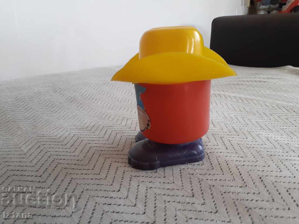 Old children's box with price 20.00 BGN | € 10.23 Old children's box with price 20.00 BGN | € 10.23