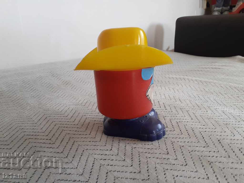 Delivery of Old children's box Delivery of Old children's box