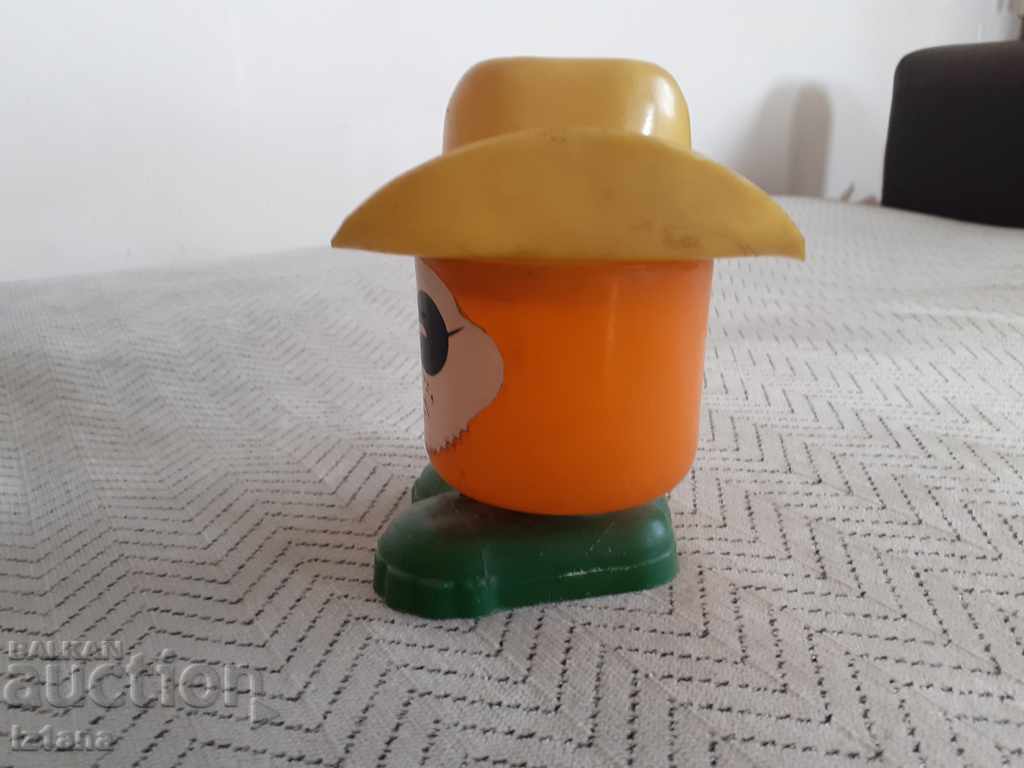 Old children's box with price 20.00 BGN | € 10.23 Old children's box with price 20.00 BGN | € 10.23