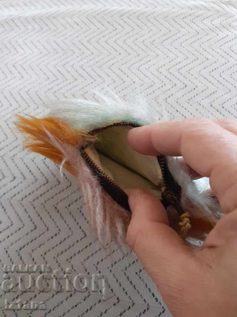 Delivery of Old baby purse Delivery of Old baby purse