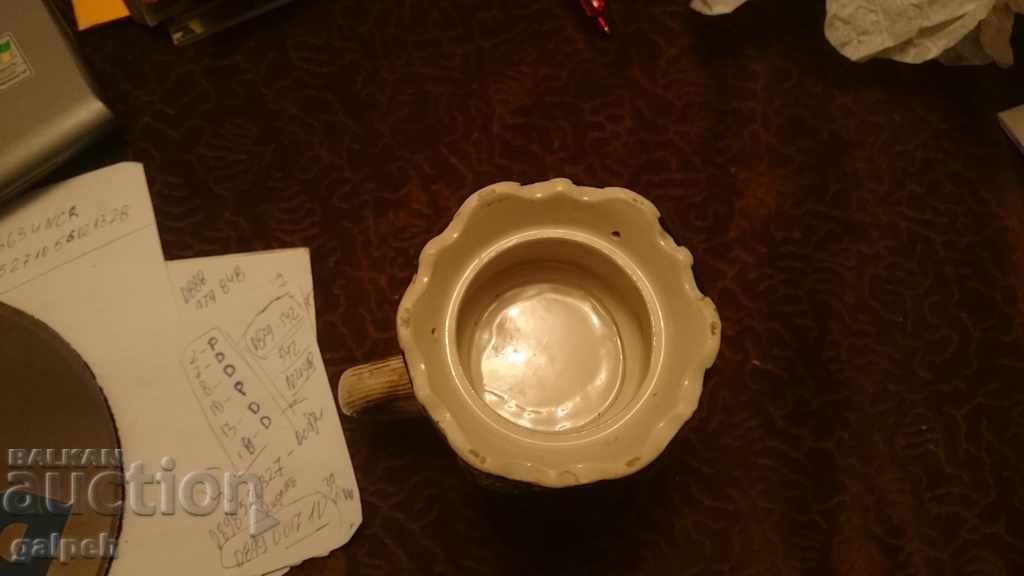 Auction  CERAMIC CUP - Light.