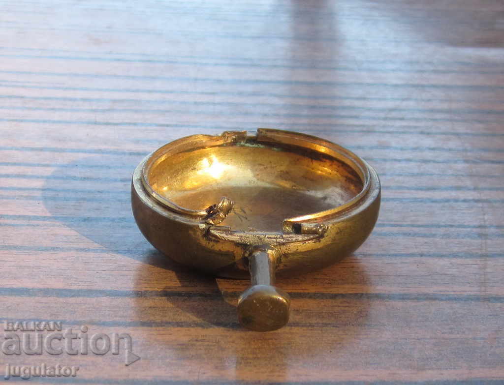 Аукцион стар капак легло за машина от джобен часовник Приор Аукцион стар капак легло за машина от джобен часовник Приор