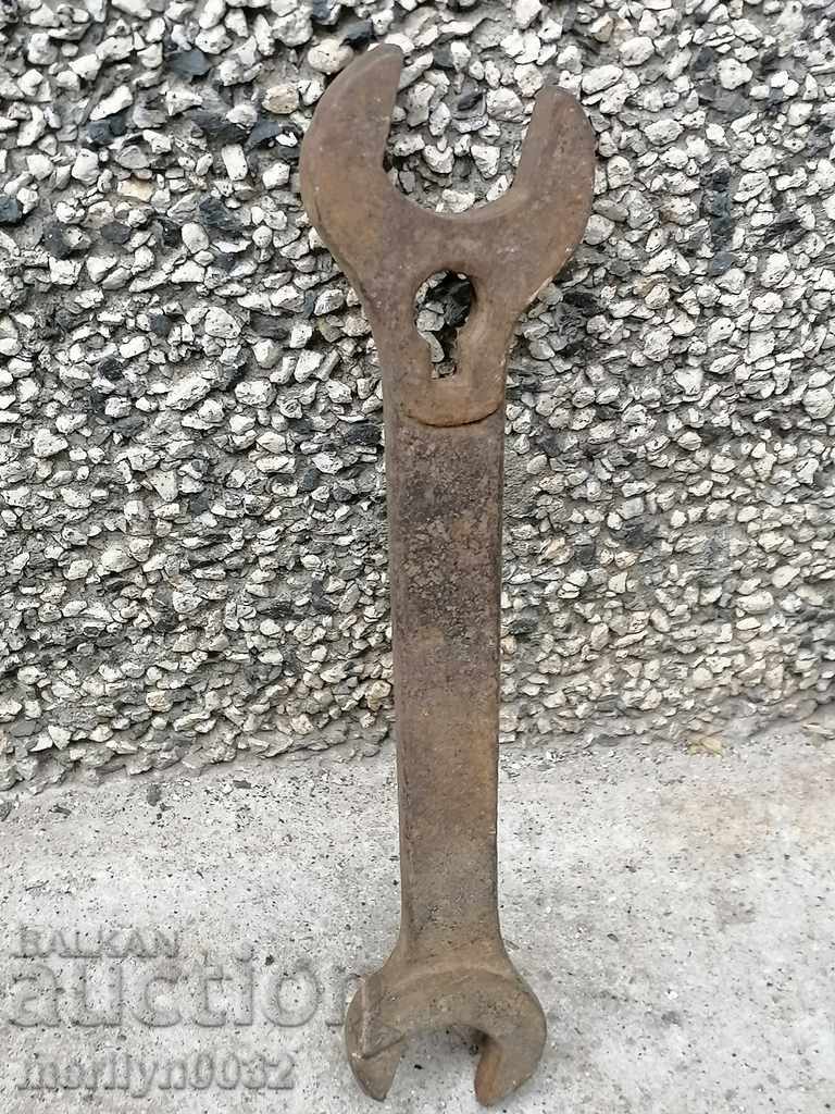 Комбиниран ключ от железарска работилница нач на 20-ти век с цена 39.00 лв. | € 19.94 Комбиниран ключ от железарска работилница нач на 20-ти век с цена 39.00 лв. | € 19.94