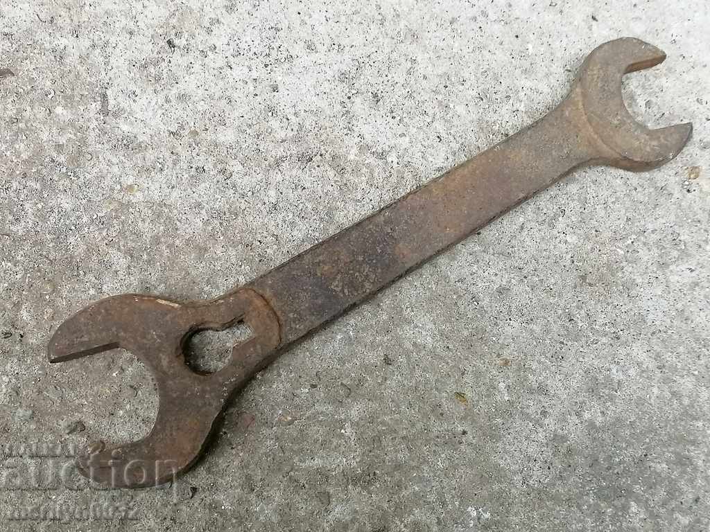 Аукцион Комбиниран ключ от железарска работилница нач на 20-ти век Аукцион Комбиниран ключ от железарска работилница нач на 20-ти век