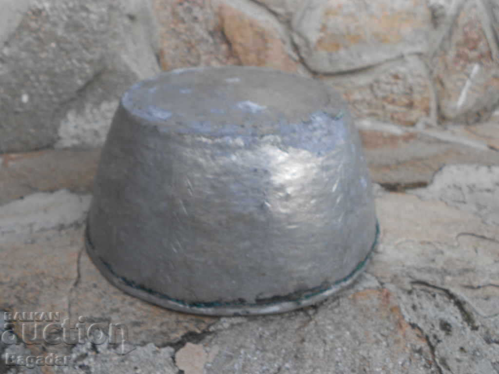 Παλιά σφυρήλατο χαλκό μπολ τσας με τιμή 35.00 BGN | € 17.90