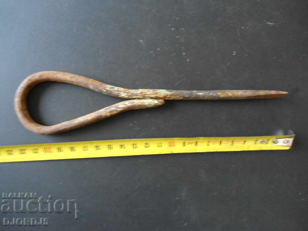 Auction An old screwdriver Auction An old screwdriver