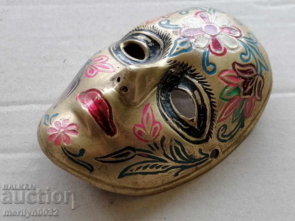 Delivery of Bronze mask painted Delivery of Bronze mask painted