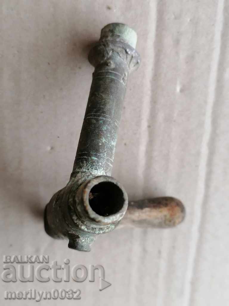 Licitație Robinet de robinet vechi din bronz Licitație Robinet de robinet vechi din bronz