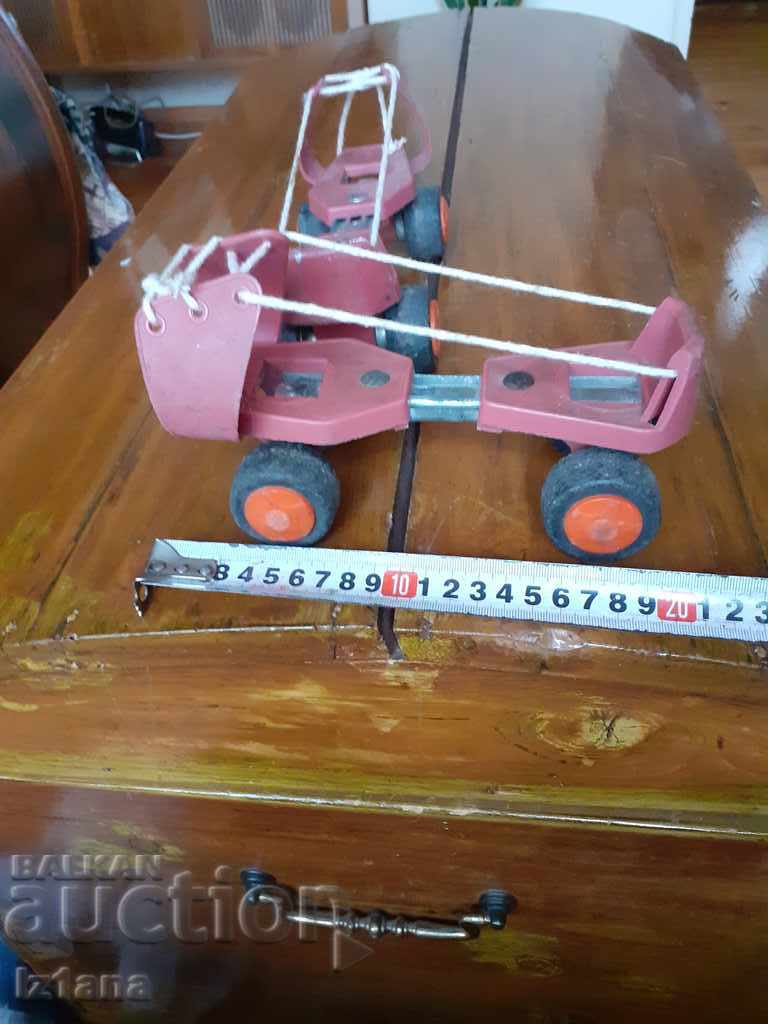 Delivery of Old roller skates Germina Delivery of Old roller skates Germina