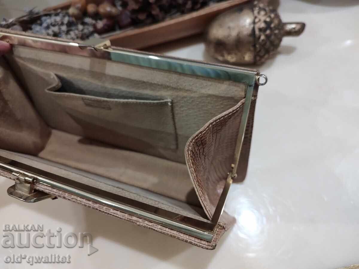 Auction Old lady's wallet, super elegant Auction Old lady's wallet, super elegant