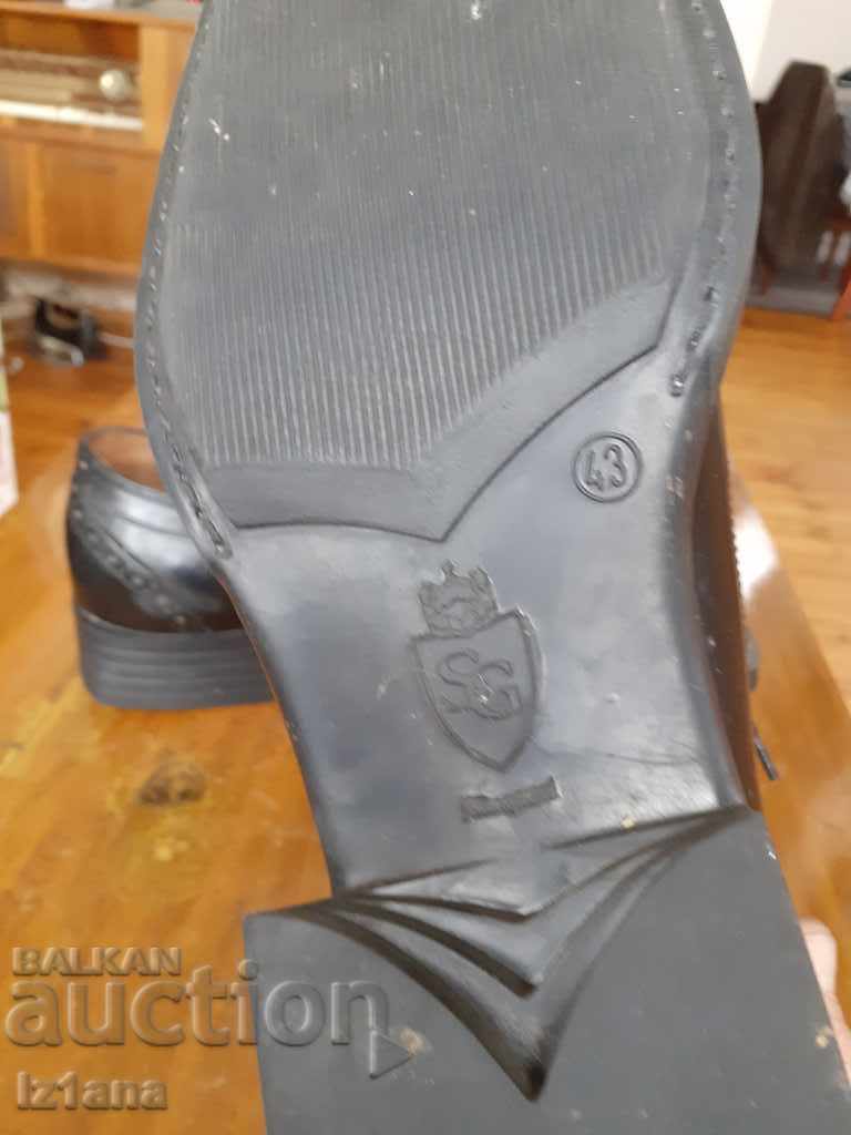 Old Shoes Record - 7 Old Shoes Record - 7