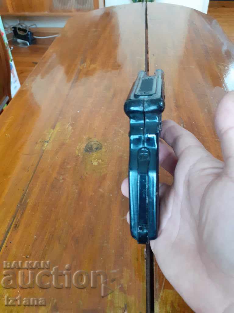Auction  Old children's metal pistol