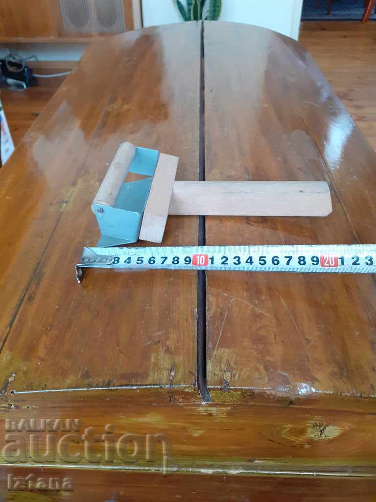 Auction Old appliance, roller Auction Old appliance, roller