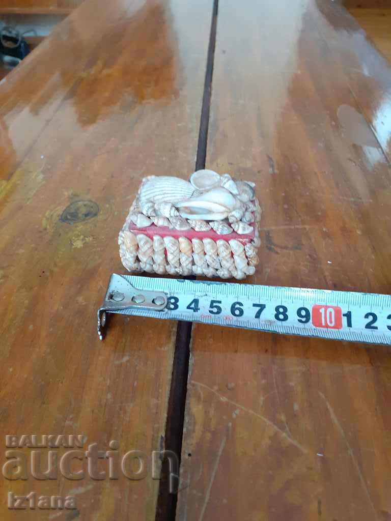 Auction Old jewelry box Auction Old jewelry box