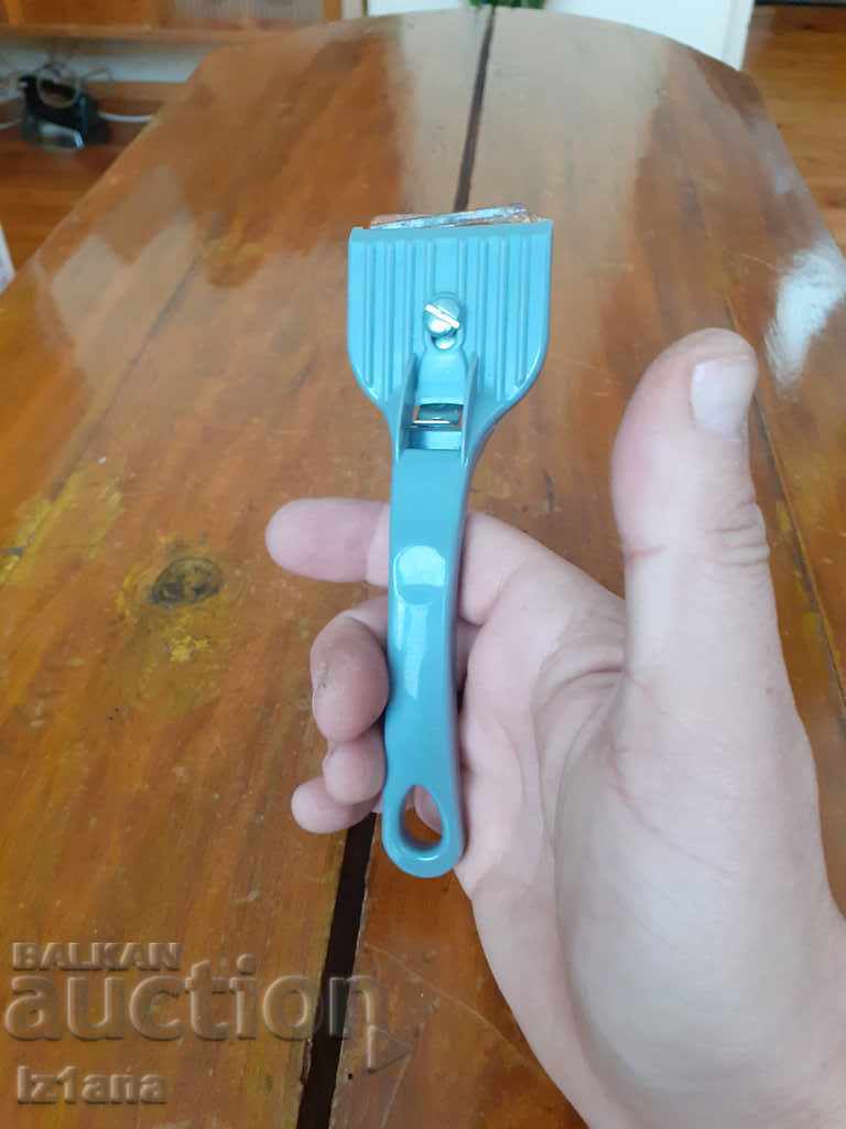 Auction An old tool, a Fackelmann knife Auction An old tool, a Fackelmann knife