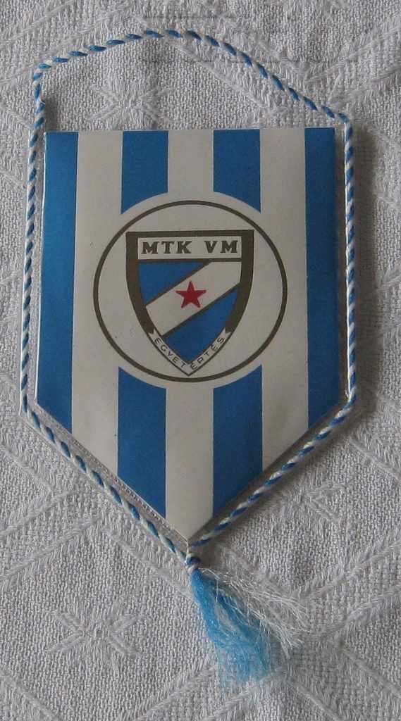 FC FOOTBALL MTK VM BUDAPEST FLAG cu preț € 1.53 | 2.99 BGN