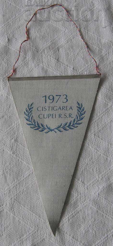 FC FOOTBALL CHIMIA C.S. RIMNICU VILCEA 1973 ROMANIA FLAG with price 2.00 BGN | € 1.02 FC FOOTBALL CHIMIA C.S. RIMNICU VILCEA 1973 ROMANIA FLAG with price 2.00 BGN | € 1.02