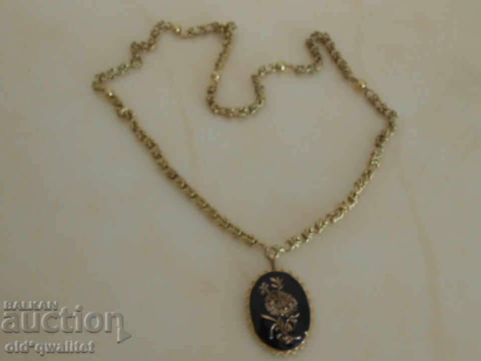 Livrarea COLIER / COLIER / BIJUTERIE cu aurire, medalion, 60s 70s