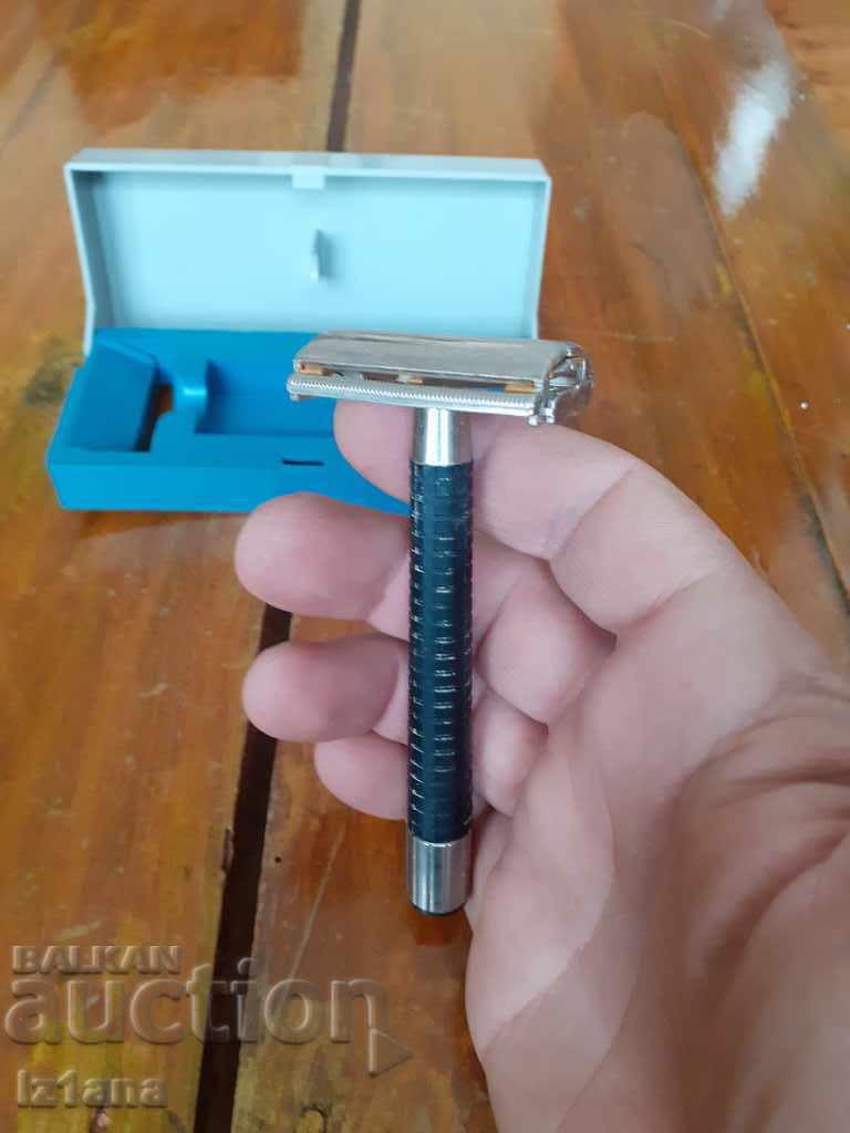 Old Meridian razor - 6