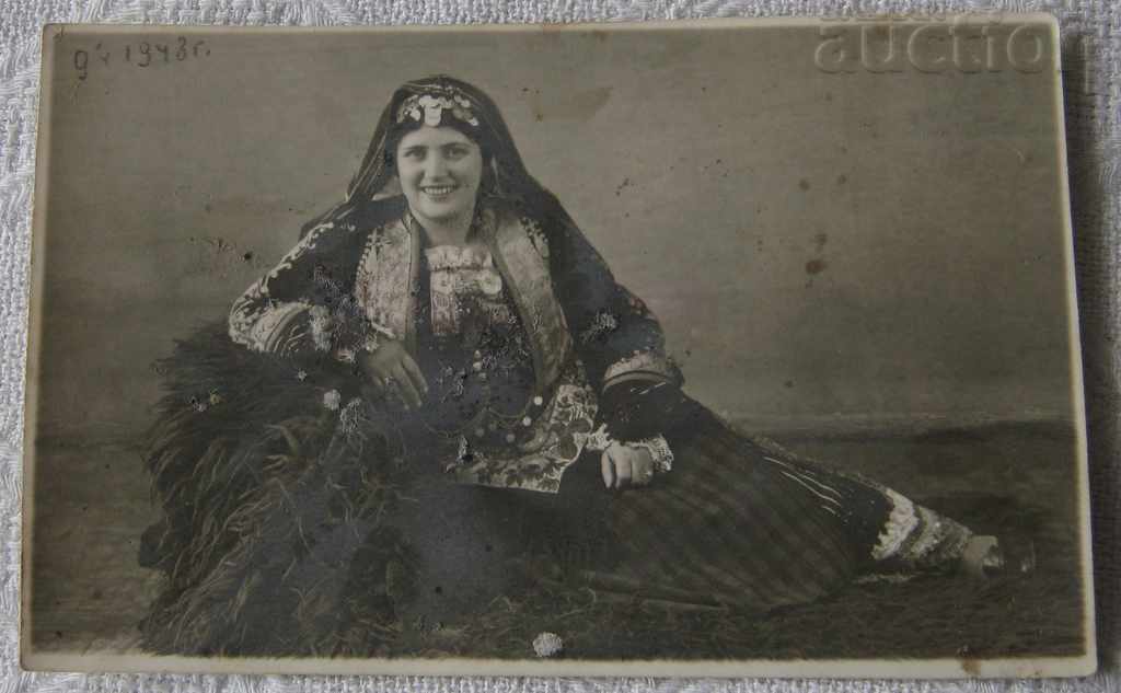 Auction  RHODOPEAN COSTUME TREPKA GUBER PHOTO SAVOV CHEPELARE 1948 PHOTO