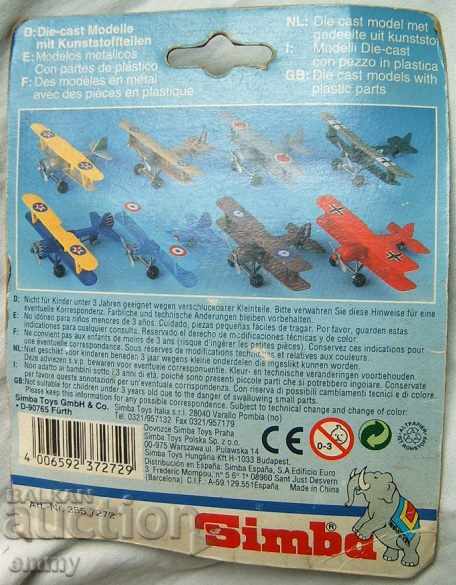 Biplane aircraft model toy metal and plastic - 5 Biplane aircraft model toy metal and plastic - 5