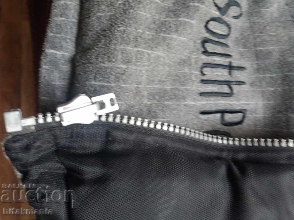 Thick mountain jacket - read the terms of the auction with price 12.99 BGN | € 6.64 Thick mountain jacket - read the terms of the auction with price 12.99 BGN | € 6.64