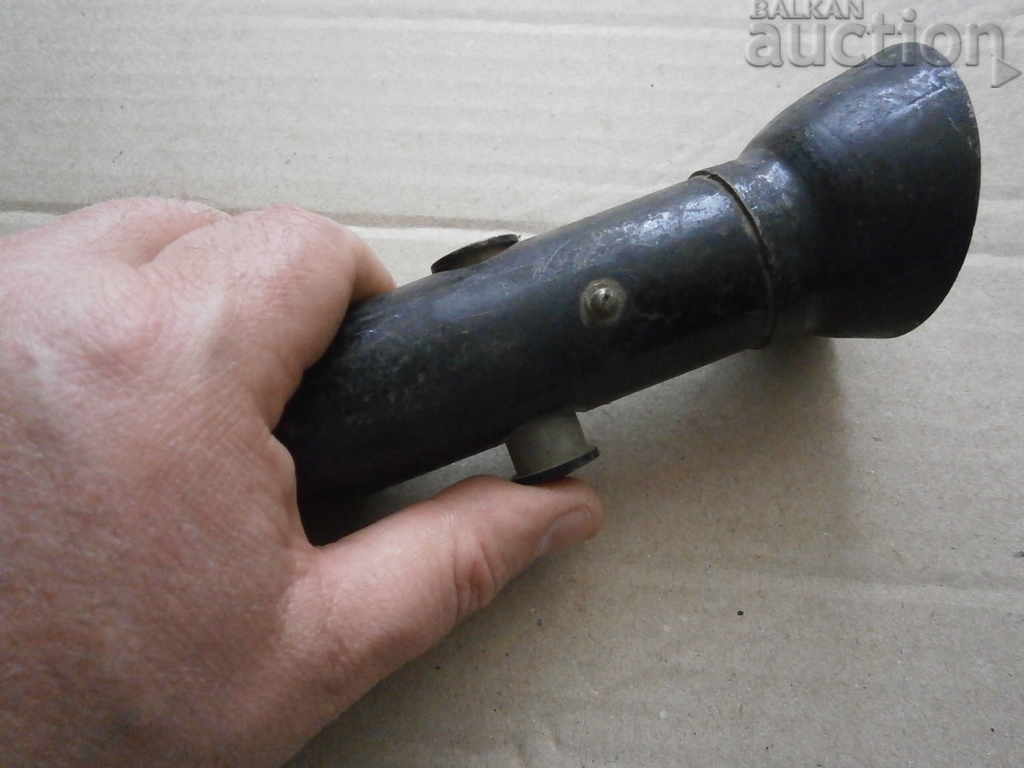 Auction  vintage metal movable auto repair lamp