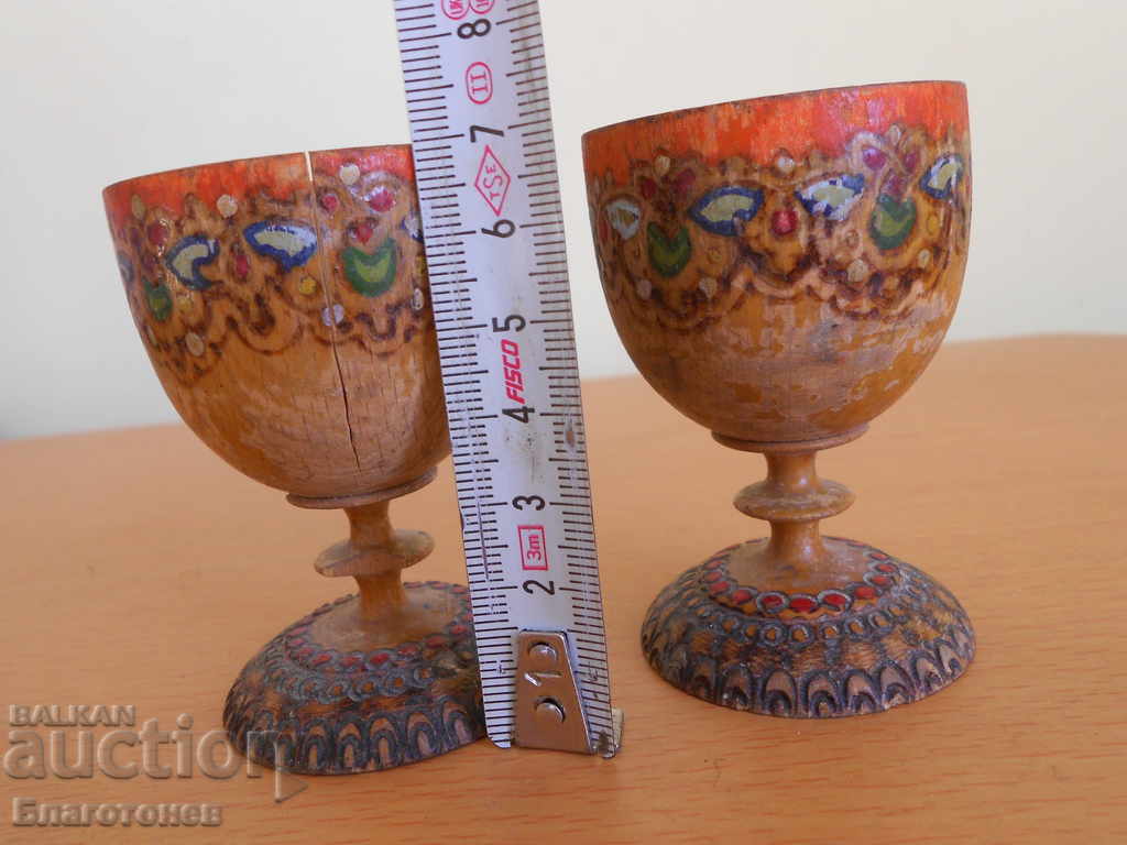 Wooden old cups with price 10.00 BGN | € 5.11 Wooden old cups with price 10.00 BGN | € 5.11