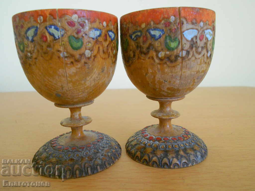 Wooden old cups - 5 Wooden old cups - 5