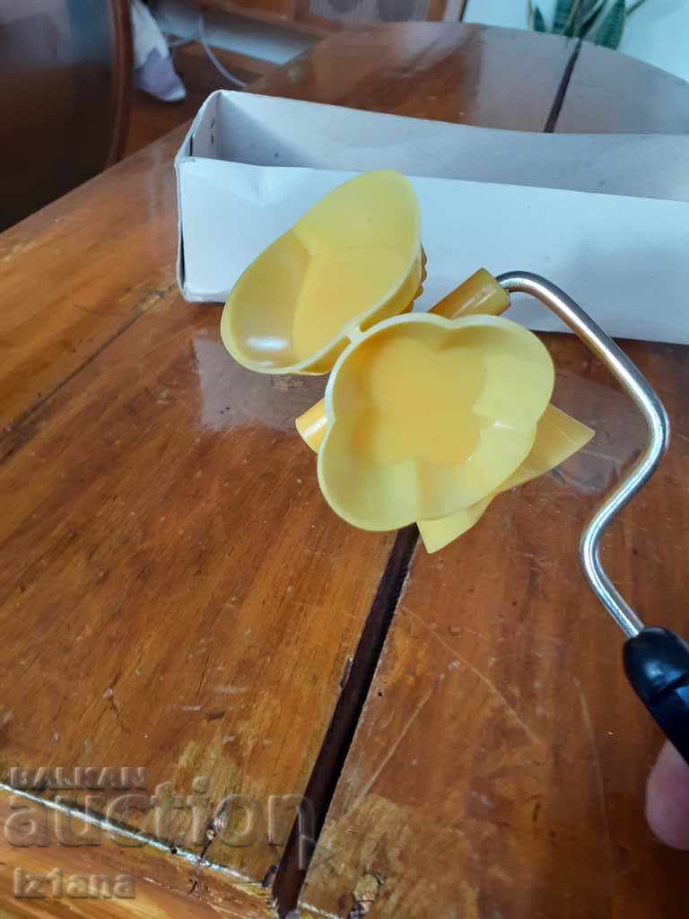 Auction Old roller for sweets, shapes Auction Old roller for sweets, shapes