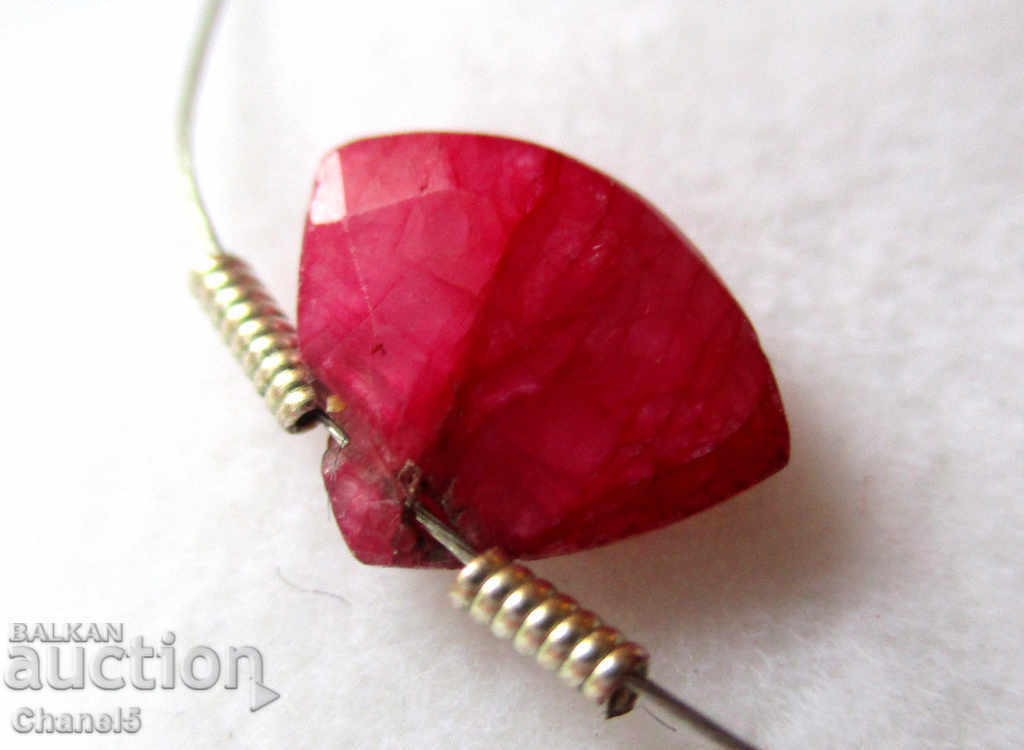 NATURAL RUBY - FAN, MOZAMBIQUE - 2.20 carats (352) with price 19.00 BGN | € 9.71