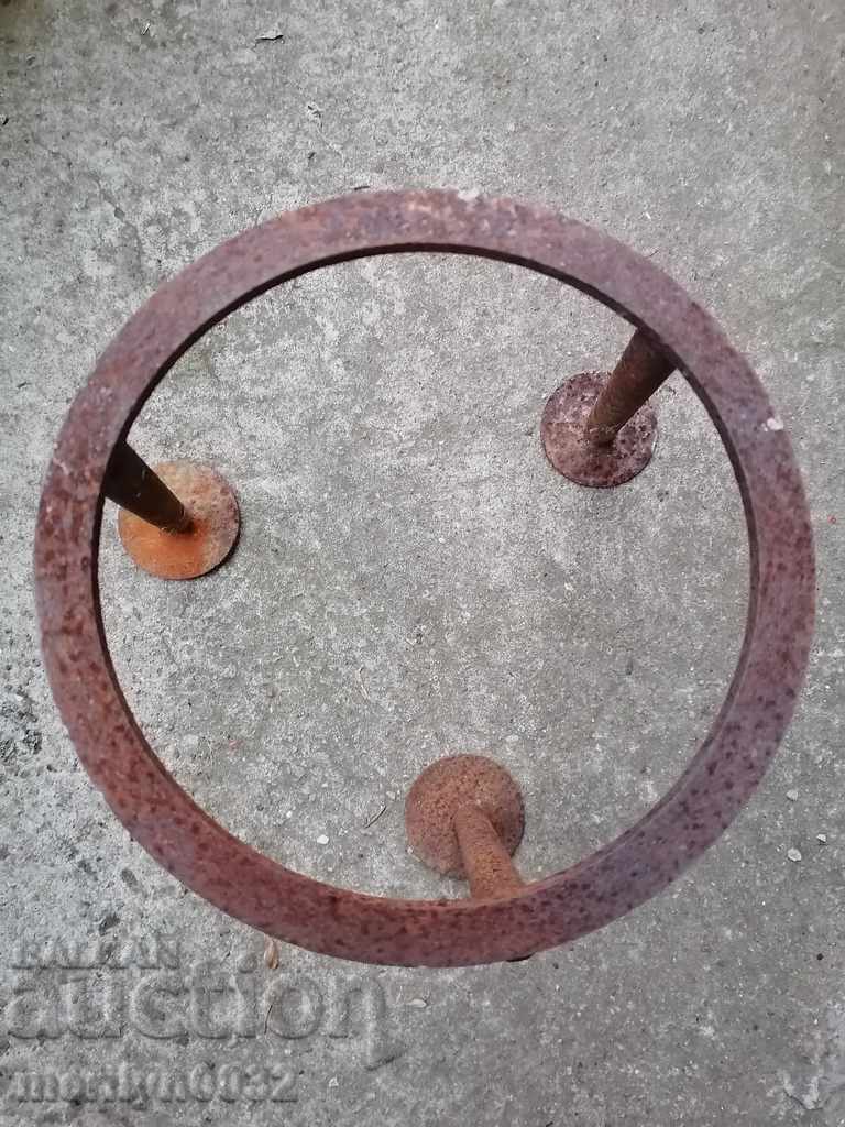 Saek, pistachio, wrought iron, hearth with price 32.00 BGN | € 16.36 Saek, pistachio, wrought iron, hearth with price 32.00 BGN | € 16.36