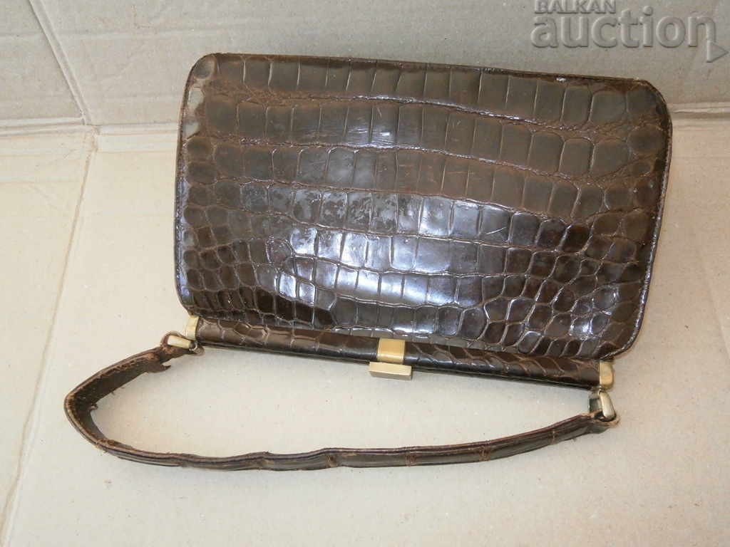 Punga de crocodil din piele crocodilă cu preț 75.00 BGN | € 38.35 Punga de crocodil din piele crocodilă cu preț 75.00 BGN | € 38.35