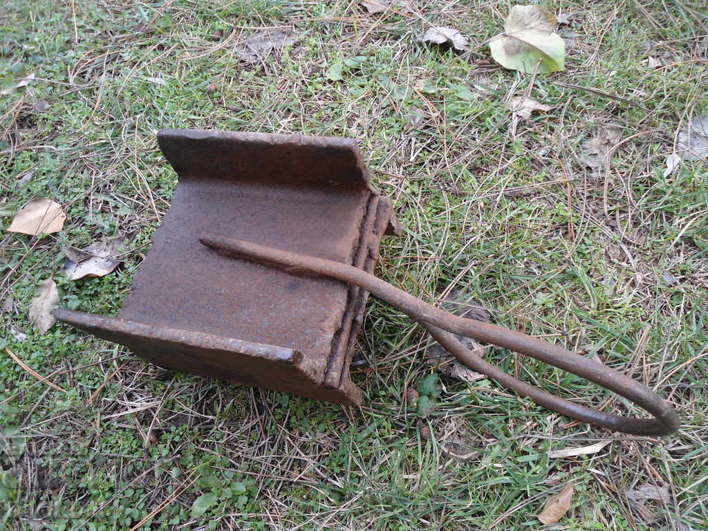 Old portable anvil, 9,300 kg, - 6 Old portable anvil, 9,300 kg, - 6