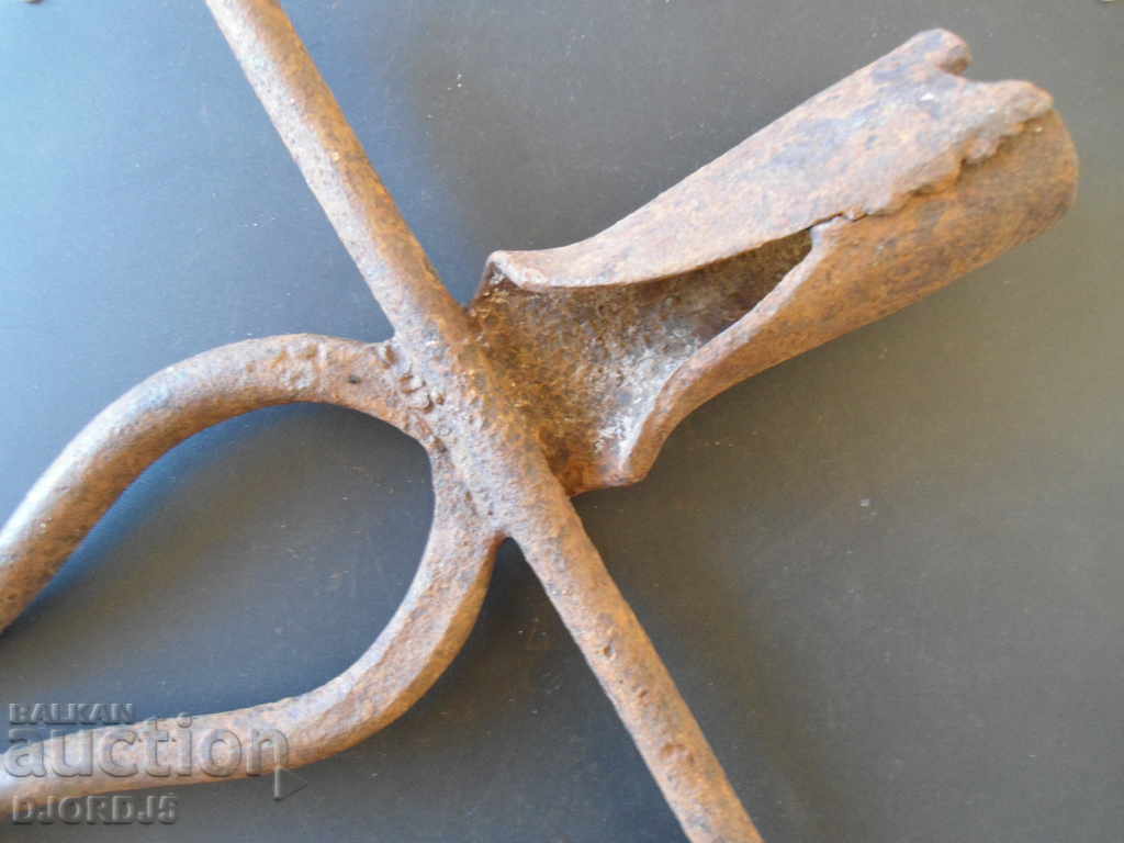 Auction Old agricultural tool Auction Old agricultural tool